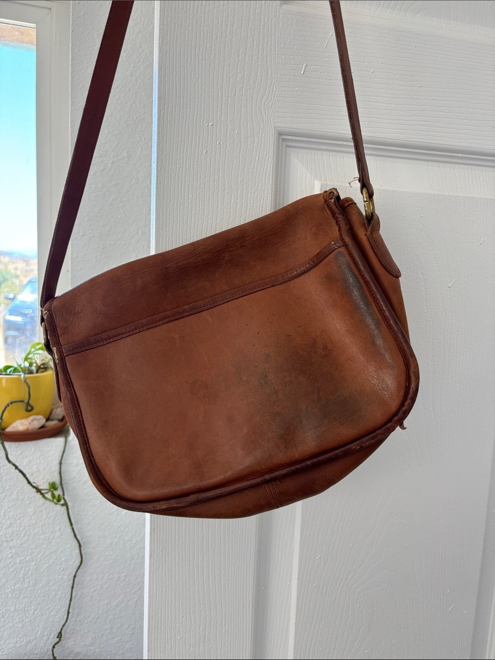 Vintage Coach Brown Leather Saddle Crossbody Bag - Picture 5 of 9